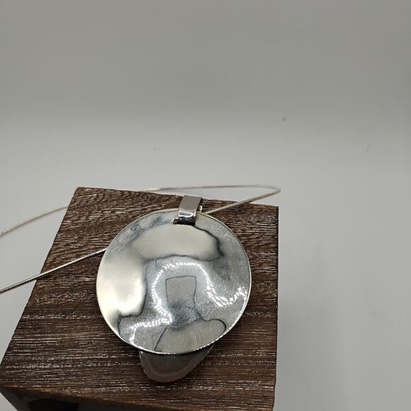 Robert Lee Morris "ONE WORLD" PENDANT on 20 in Omega - Picture 5 of 6